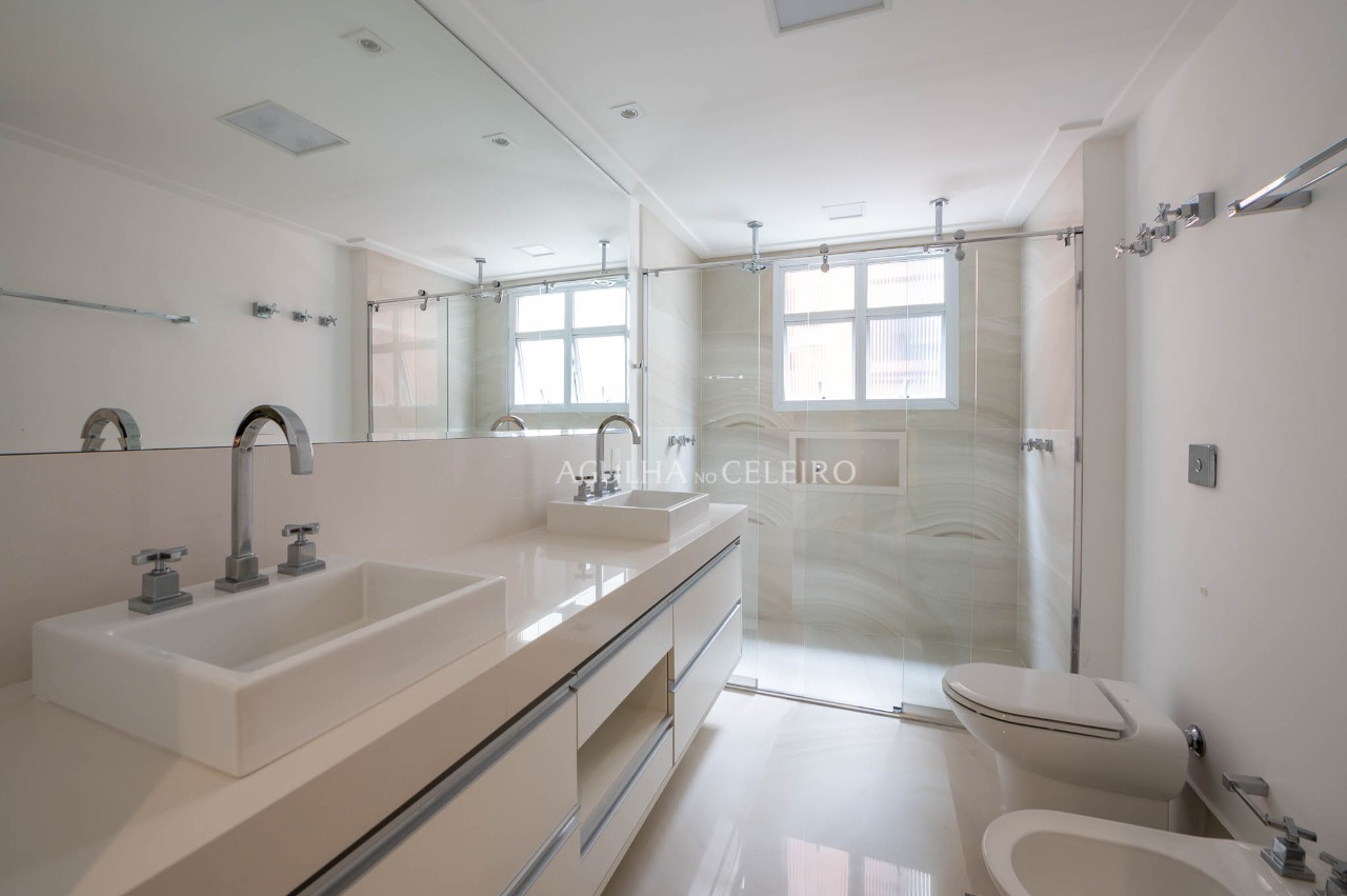 Apartamento mobiliado com localização excelente para locação no Itaim Bibi. – 17391