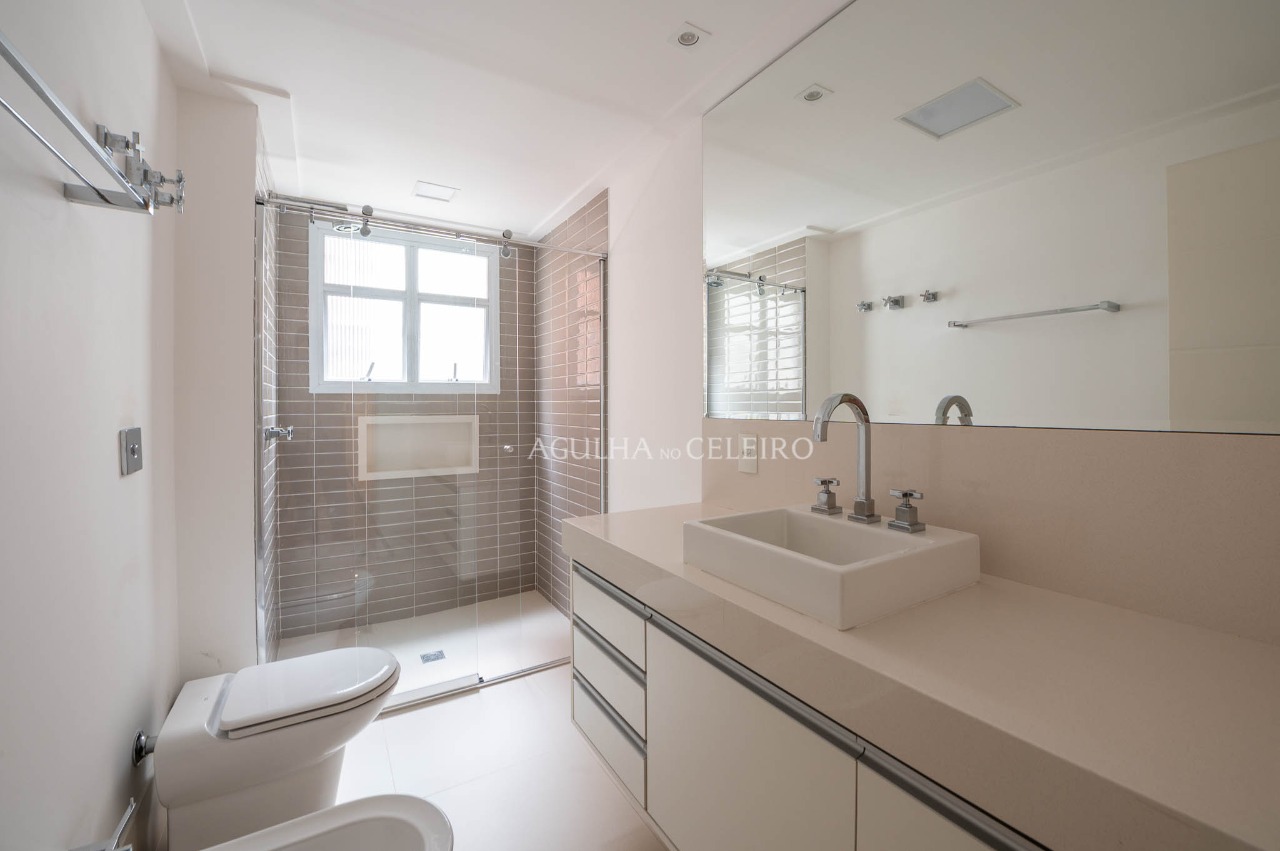 Apartamento mobiliado com localização excelente para locação no Itaim Bibi. – 17391