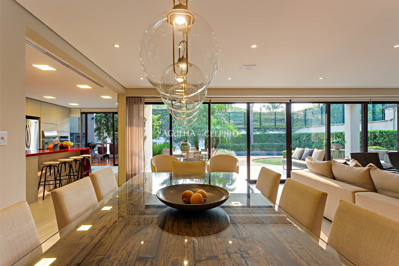 Linda casa em excelente localização no Jardim Guedala – 17408