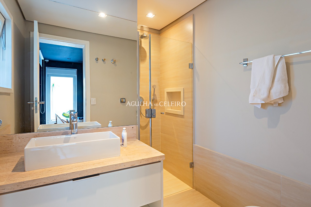 Linda casa em excelente localização no Jardim Guedala – 17408