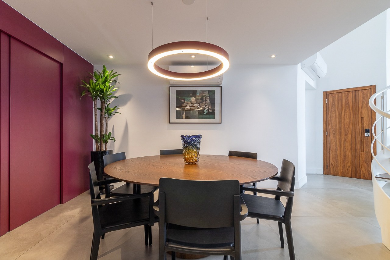 Cobertura com projeto moderno, iluminado e área externa super relaxante, no melhor do Itaim Bibi. – CO0570