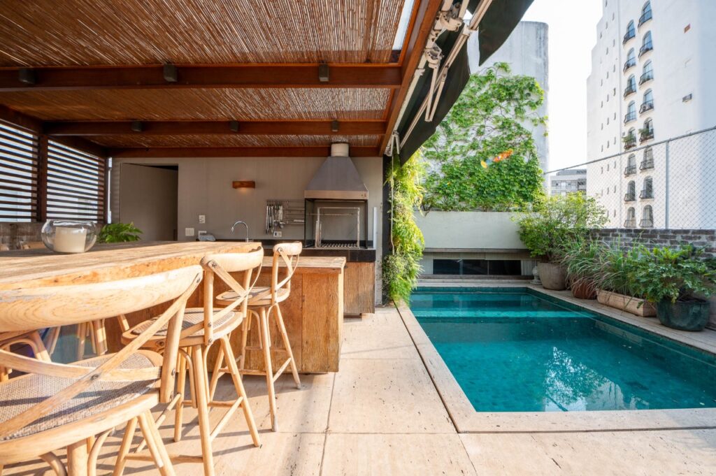 Cobertura com lindo espaço gourmet e piscina próxima à Oscar Freire. – 17579