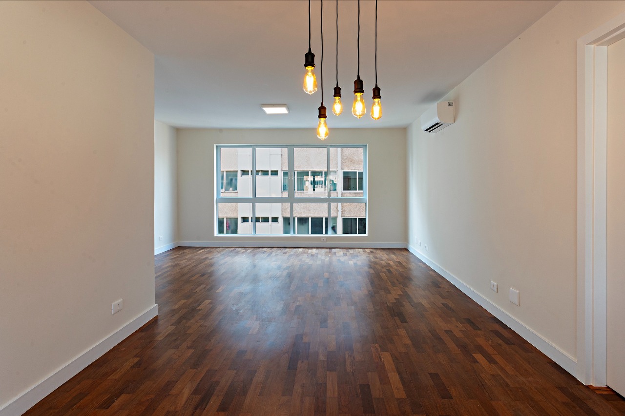 Apartamento amplo recém reformado com boa iluminação natural no Itaim. – AP1436 - IMG_0024