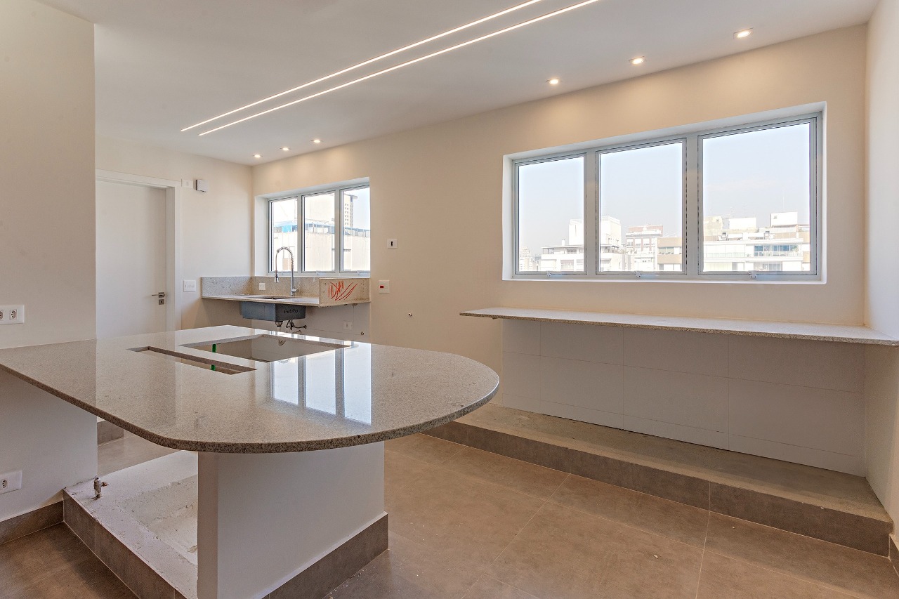 Apartamento amplo recém reformado com boa iluminação natural no Itaim. – AP1436 - IMG_0016