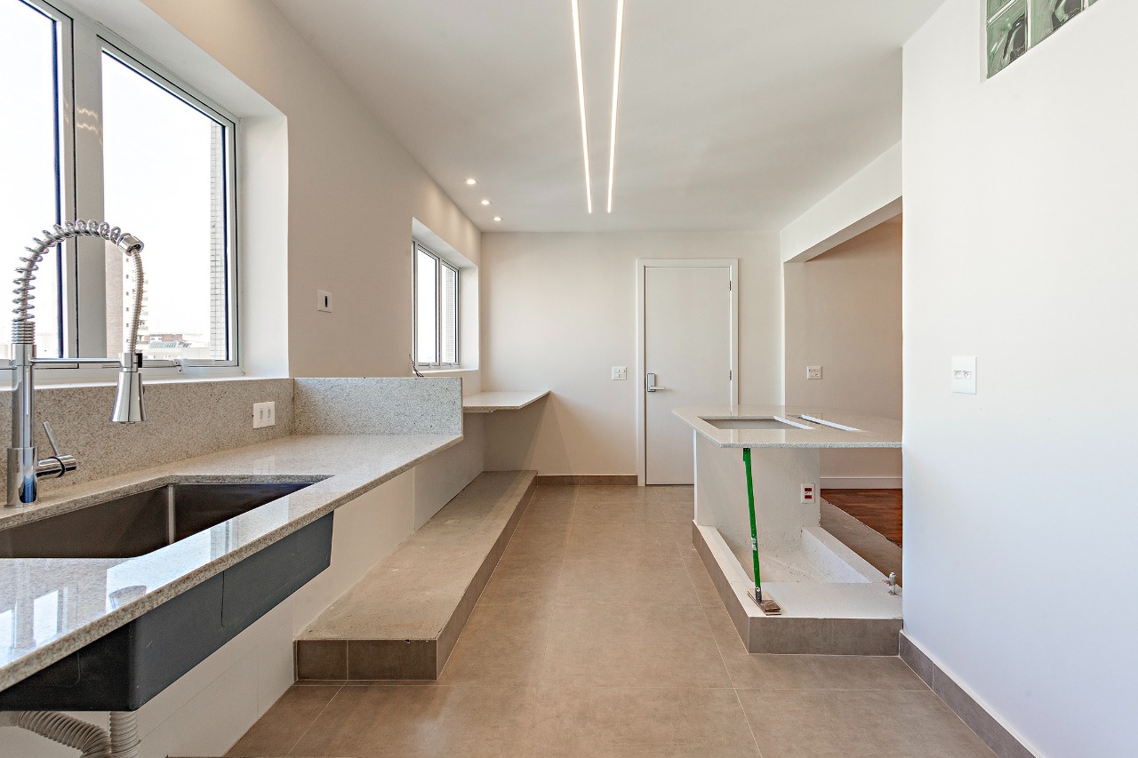 Apartamento amplo recém reformado com boa iluminação natural no Itaim. – AP1436 - IMG_0012