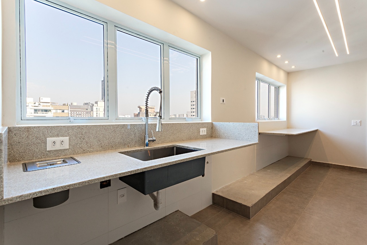 Apartamento amplo recém reformado com boa iluminação natural no Itaim. – AP1436 - IMG_0008