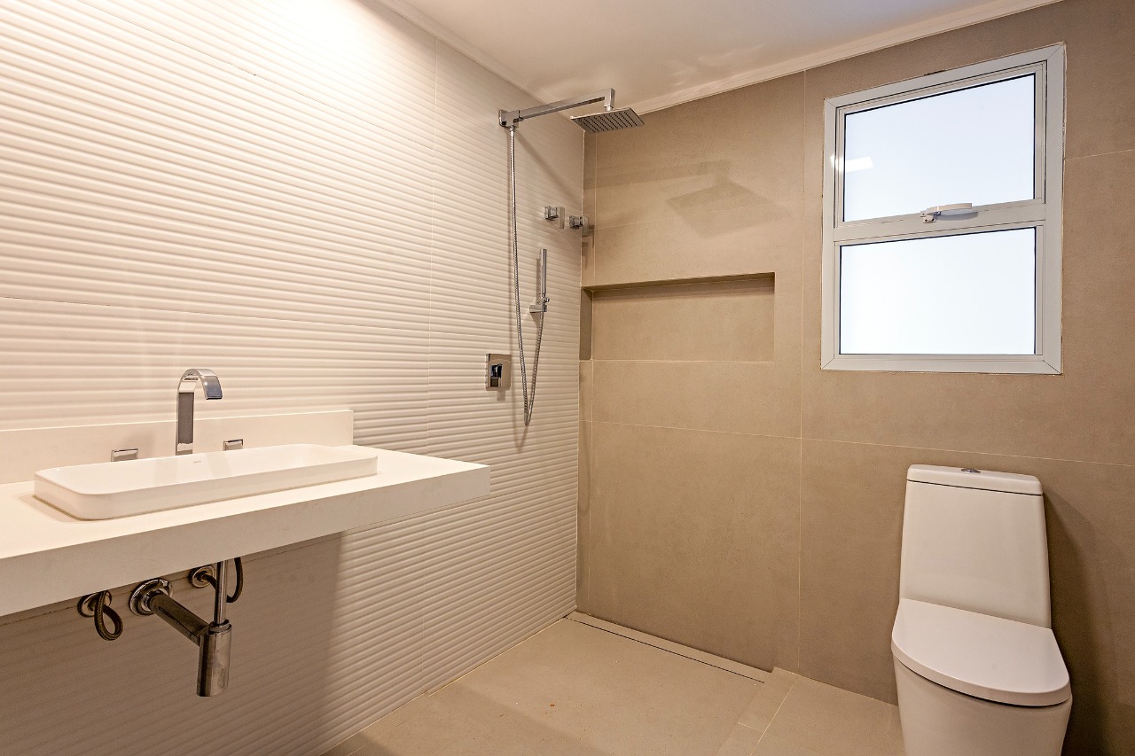 Apartamento amplo recém reformado com boa iluminação natural no Itaim. – AP1436 - IMG_0073