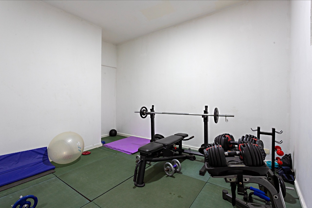 Apartamento amplo recém reformado com boa iluminação natural no Itaim. – AP1436 - IMG_0109