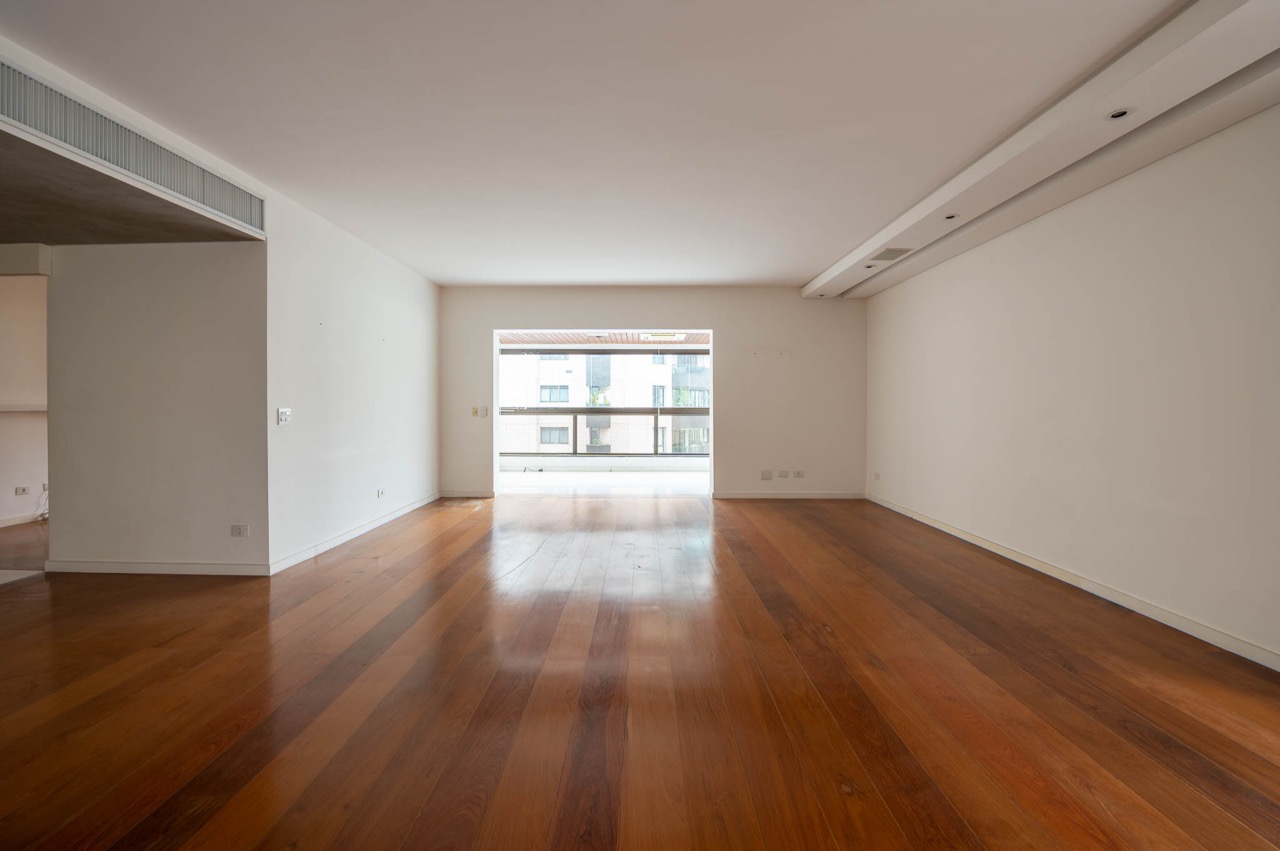 Apartamento com 4 suítes a 600 metros do Parque Ibirapuera à venda em Moema Pássaros. – 13881