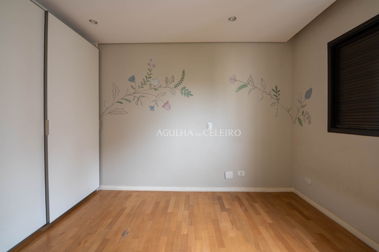 Apartamento com 4 suítes a 600 metros do Parque Ibirapuera à venda em Moema Pássaros. – 13881