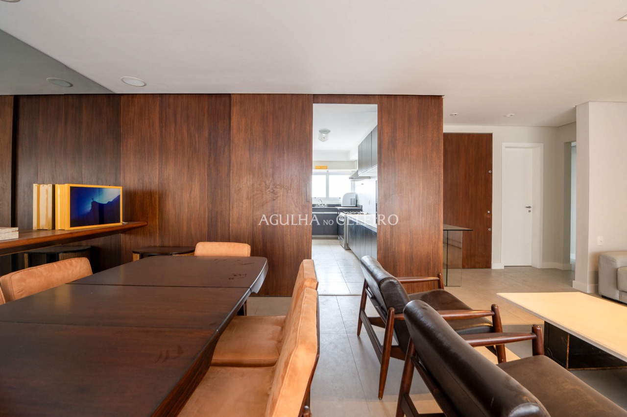 Apartamento reformado à venda na Vila Olímpia. – AP2340