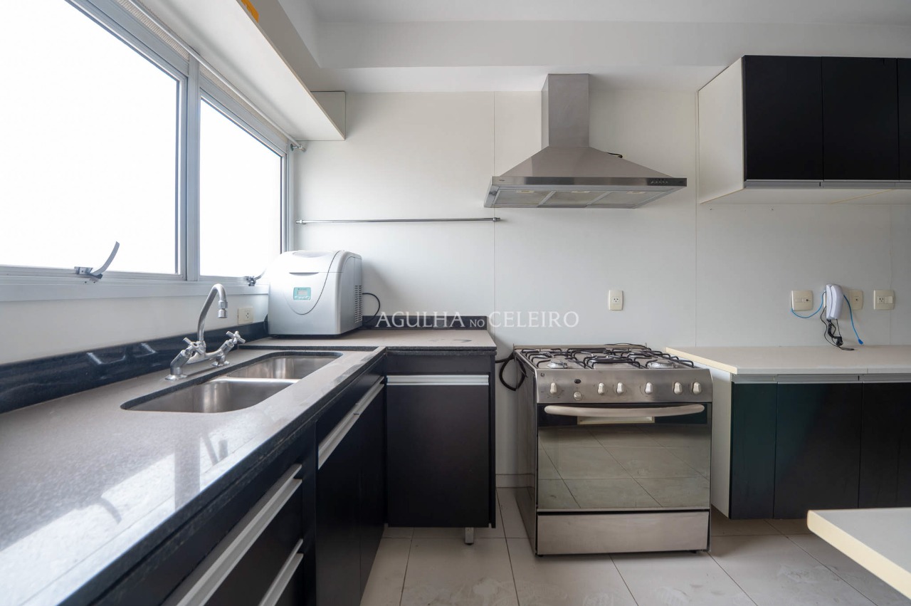 Apartamento reformado à venda na Vila Olímpia. – AP2340