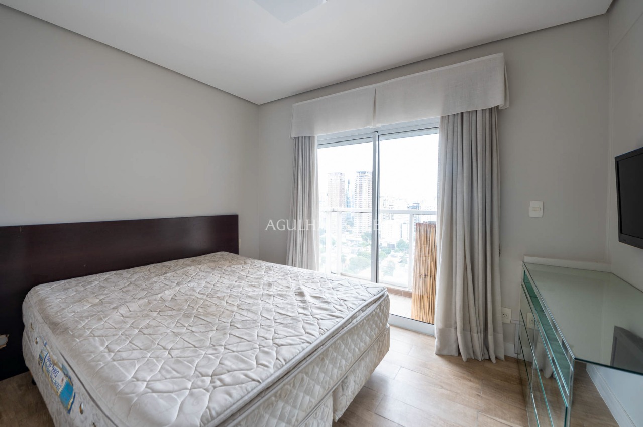 Apartamento reformado à venda na Vila Olímpia. – AP2340