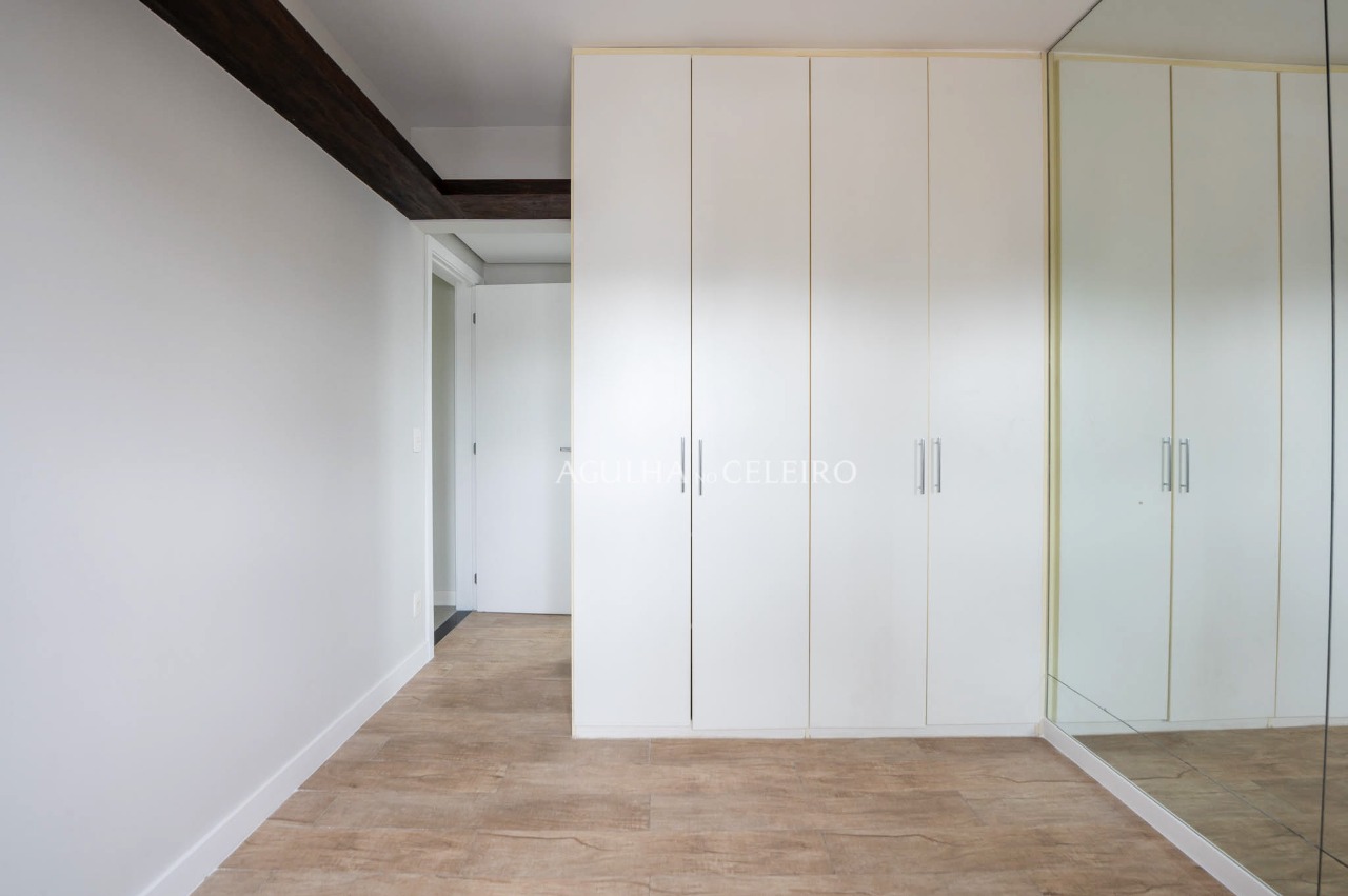 Apartamento reformado à venda na Vila Olímpia. – AP2340