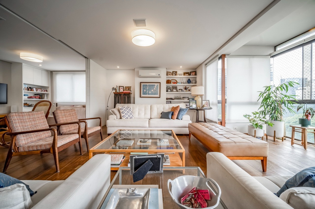 Apartamento a venda na melhor rua do Itaim. – 18133