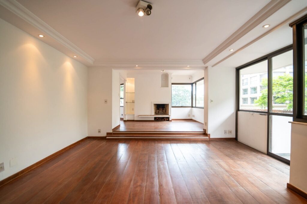Apartamento ao lado do Clube Pinheiros para venda no Jardim Europa – 18136