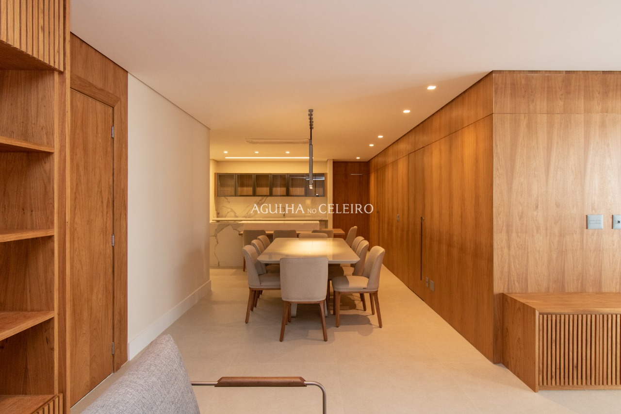 Apartamento à venda em Moema. – 8792