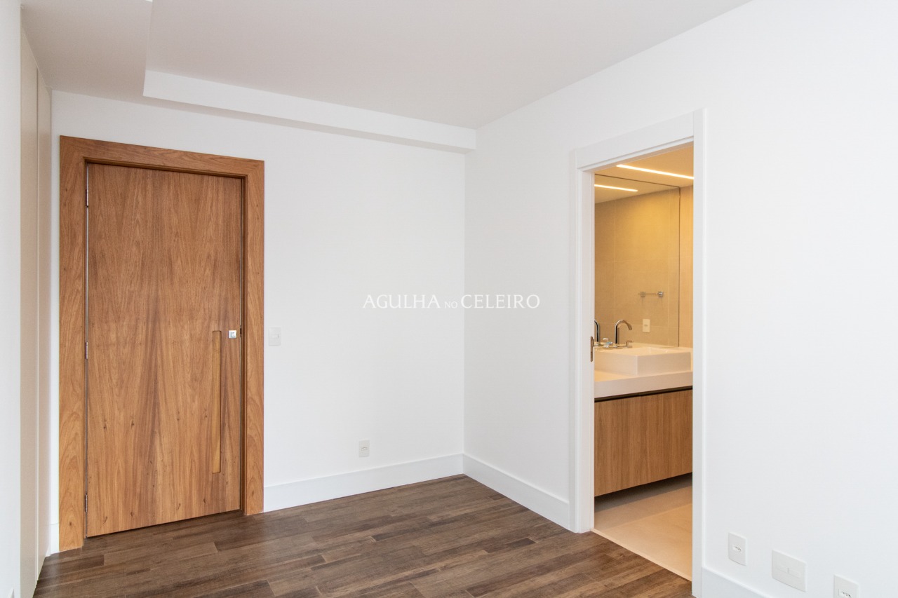 Apartamento à venda em Moema. – 8792