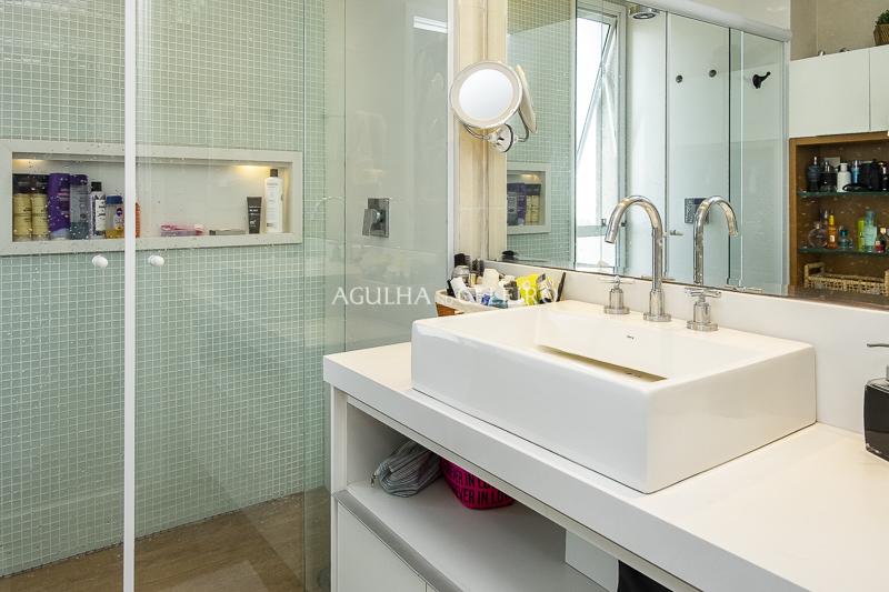 Venda/Campo Belo: colírio do bairro com vista eterna! – AP6236