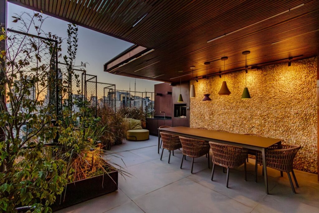 Cobertura totalmente reformado com vista eterna. – 18392