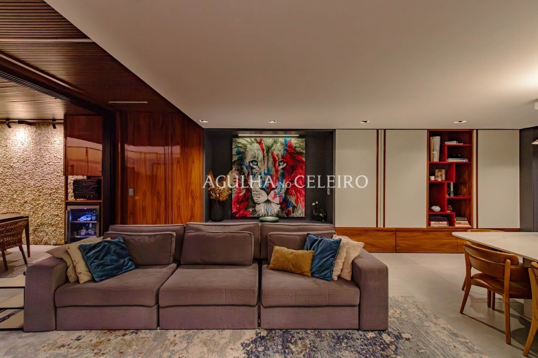 Cobertura totalmente reformado com vista eterna. – 18392