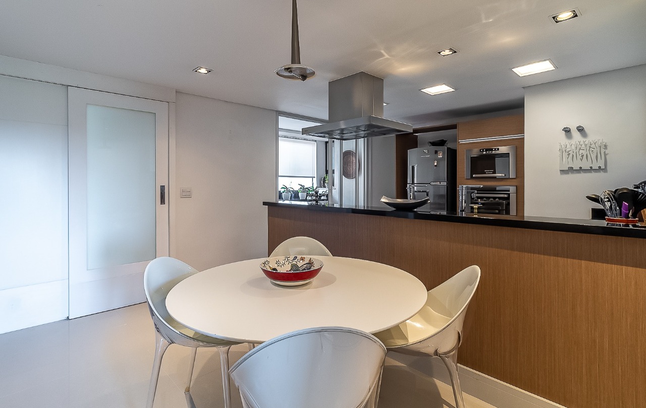 Apartamento com excelentes acabamentos e uma janela com uma vista maravilhosa, em Alto de Pinheiros. – 18518 - IMG_7029-HDR