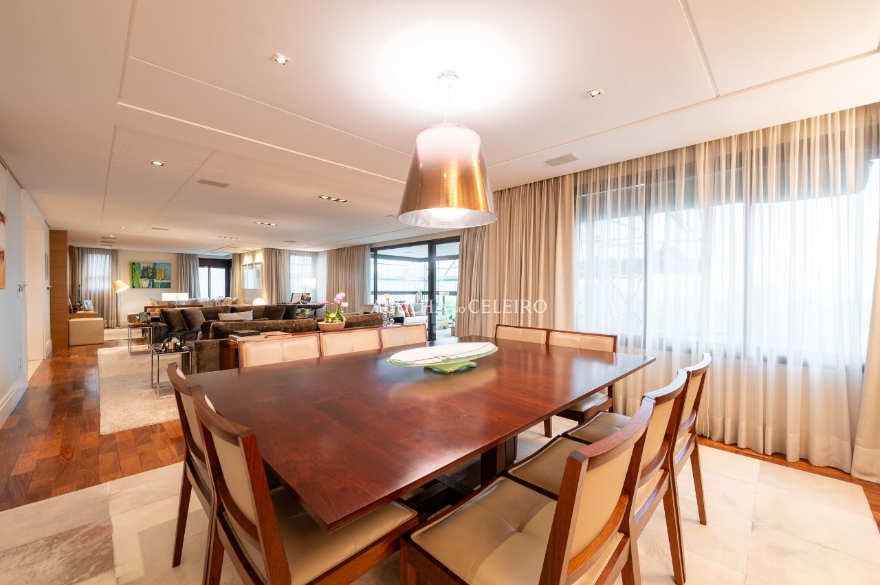 Apartamento com excelentes acabamentos e uma janela com uma vista maravilhosa, em Alto de Pinheiros. – 18518