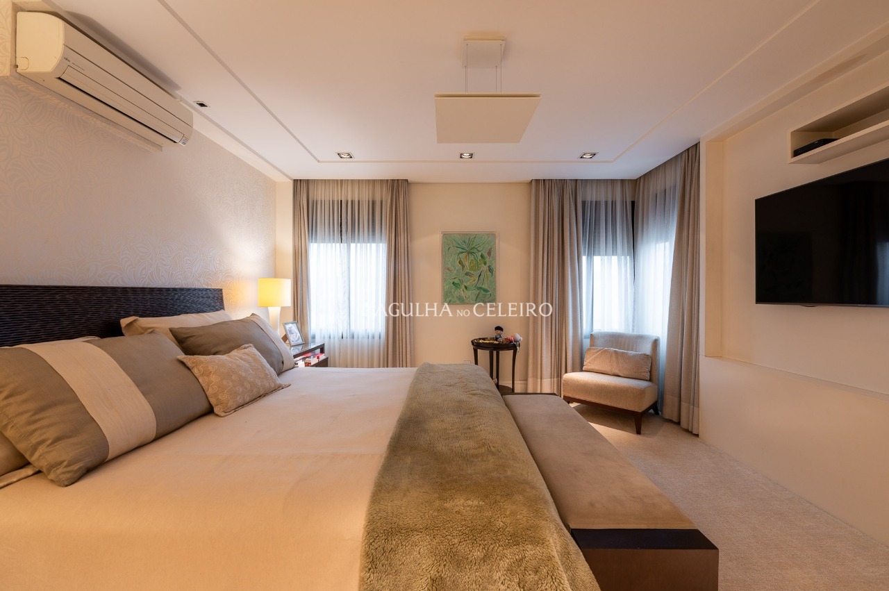 Apartamento com excelentes acabamentos e uma janela com uma vista maravilhosa, em Alto de Pinheiros. – 18518