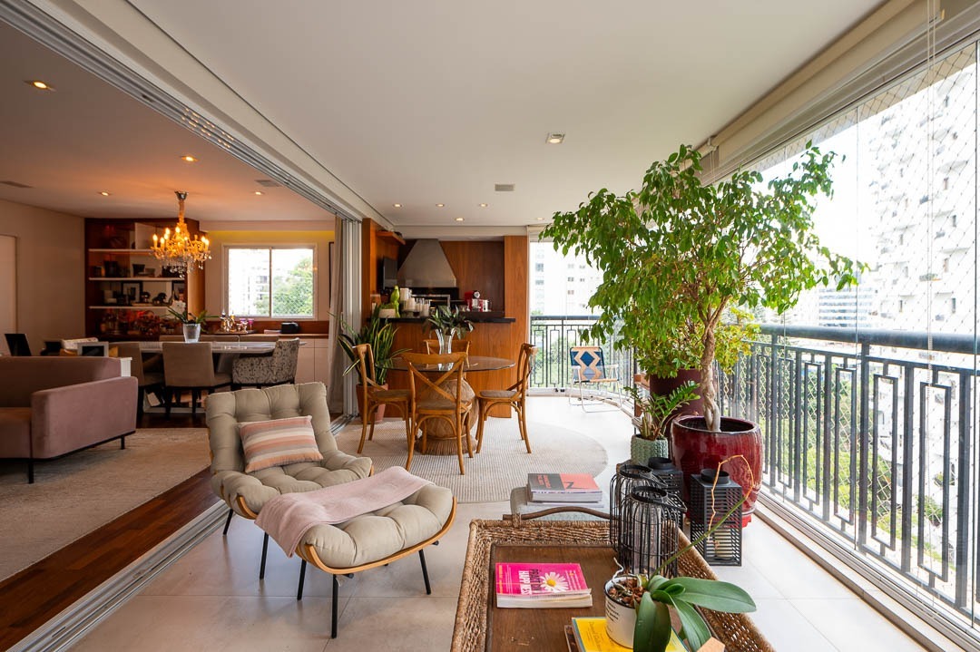 Apartamento super claro e arejado na melhor localização do bairro. – AP5792