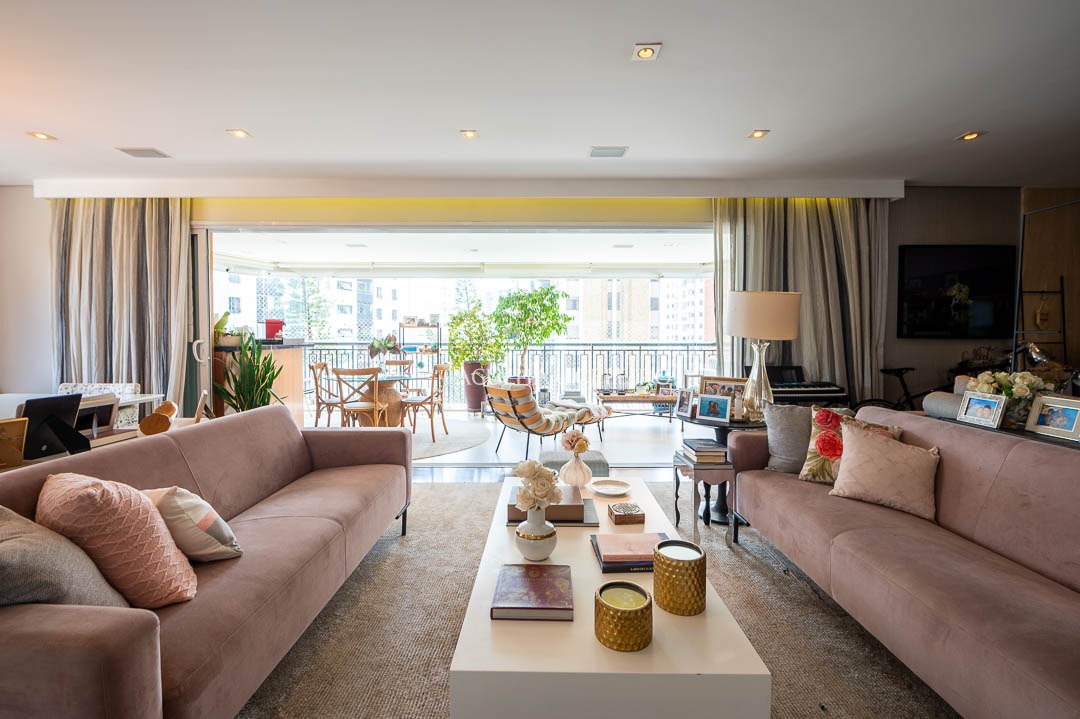 Apartamento super claro e arejado na melhor localização do bairro. – AP5792