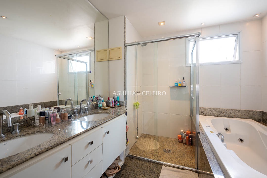 Apartamento super claro e arejado na melhor localização do bairro. – AP5792