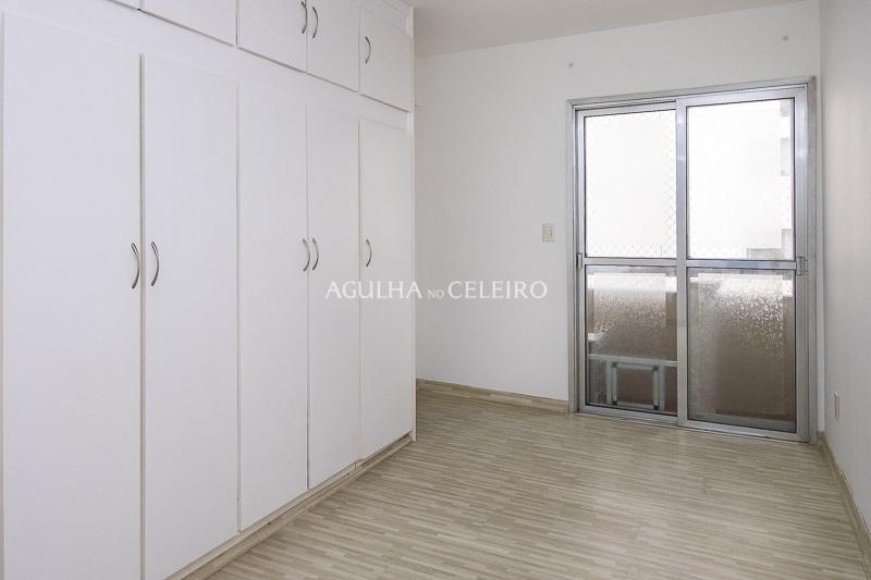 Apartamento com localização privilegiada rua tranquila e arborizada. – AP5995