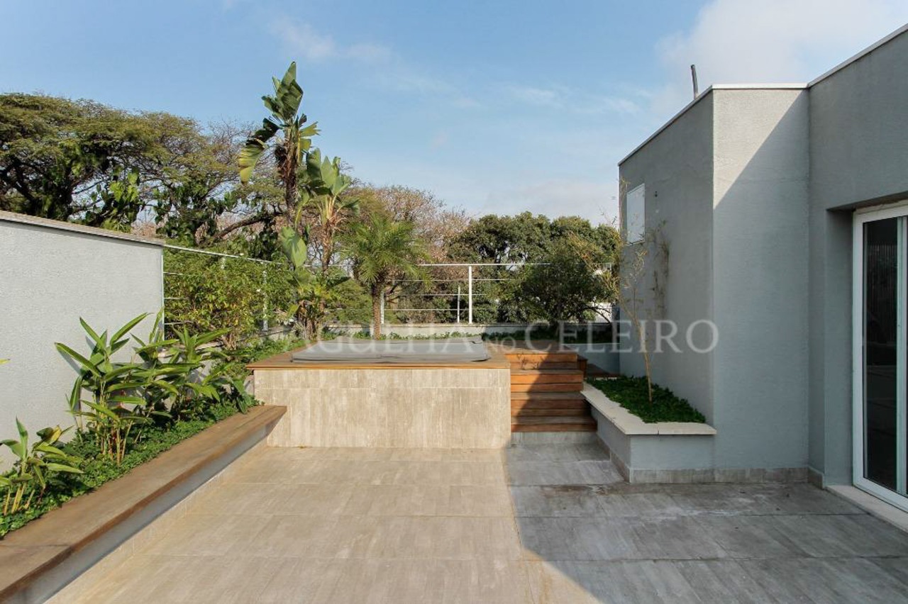 Casa familiar em localização privilegiada à venda no Jardim Paulistano. – CA0366