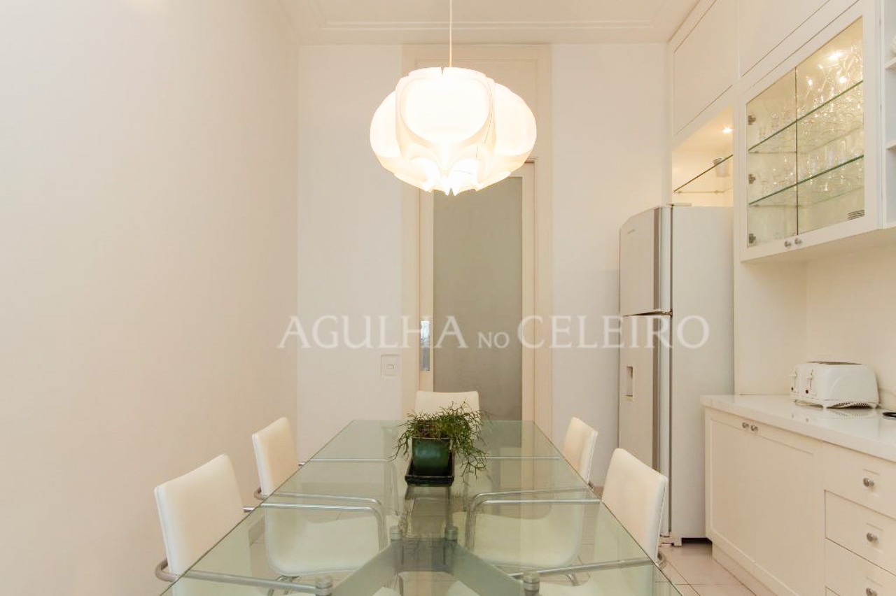 Casa familiar em localização privilegiada à venda no Jardim Paulistano. – CA0366