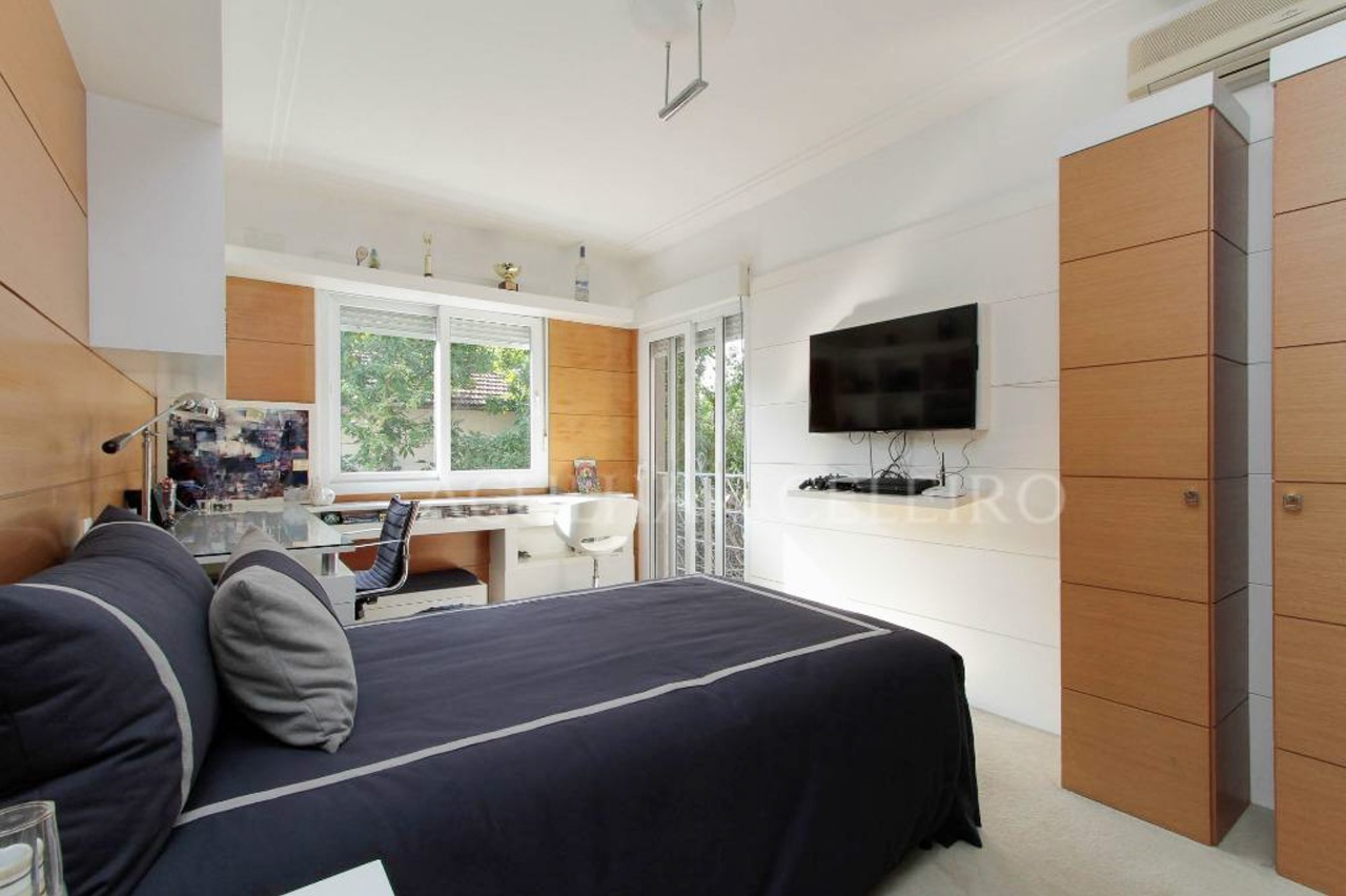 Casa familiar em localização privilegiada à venda no Jardim Paulistano. – CA0366