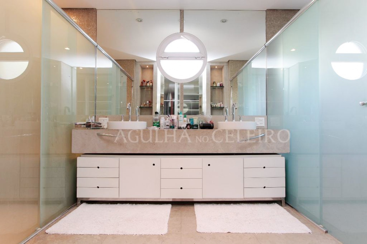 Casa familiar em localização privilegiada à venda no Jardim Paulistano. – CA0366