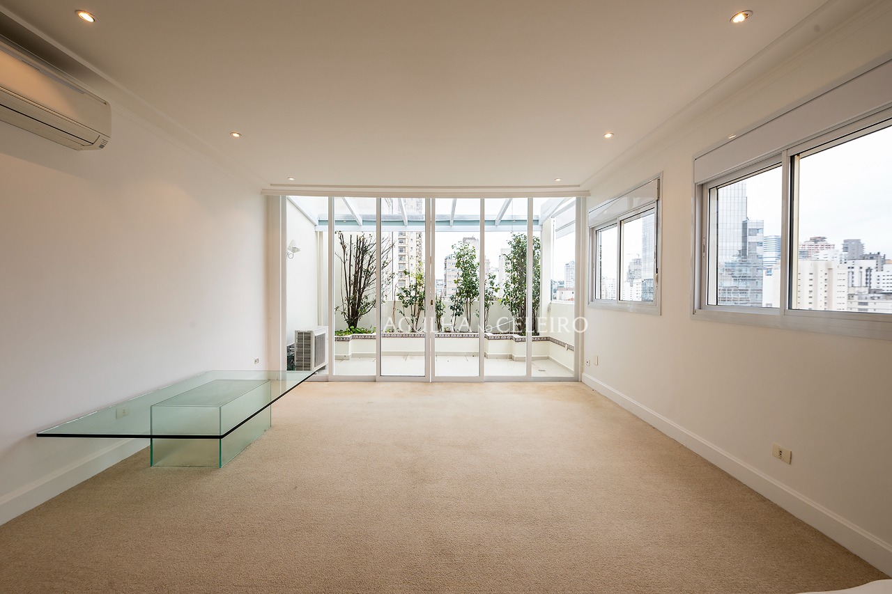 Cobertura duplex com terraço bárbaro à venda no Jardim America. – CO0078
