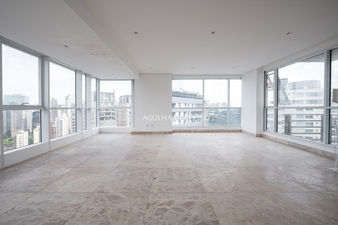 Cobertura espetacular com vista incrível à venda no Itaim Bibi. – 18646
