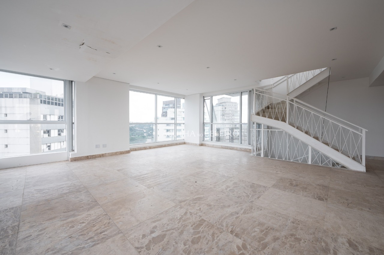 Cobertura espetacular com vista incrível à venda no Itaim Bibi. – 18646