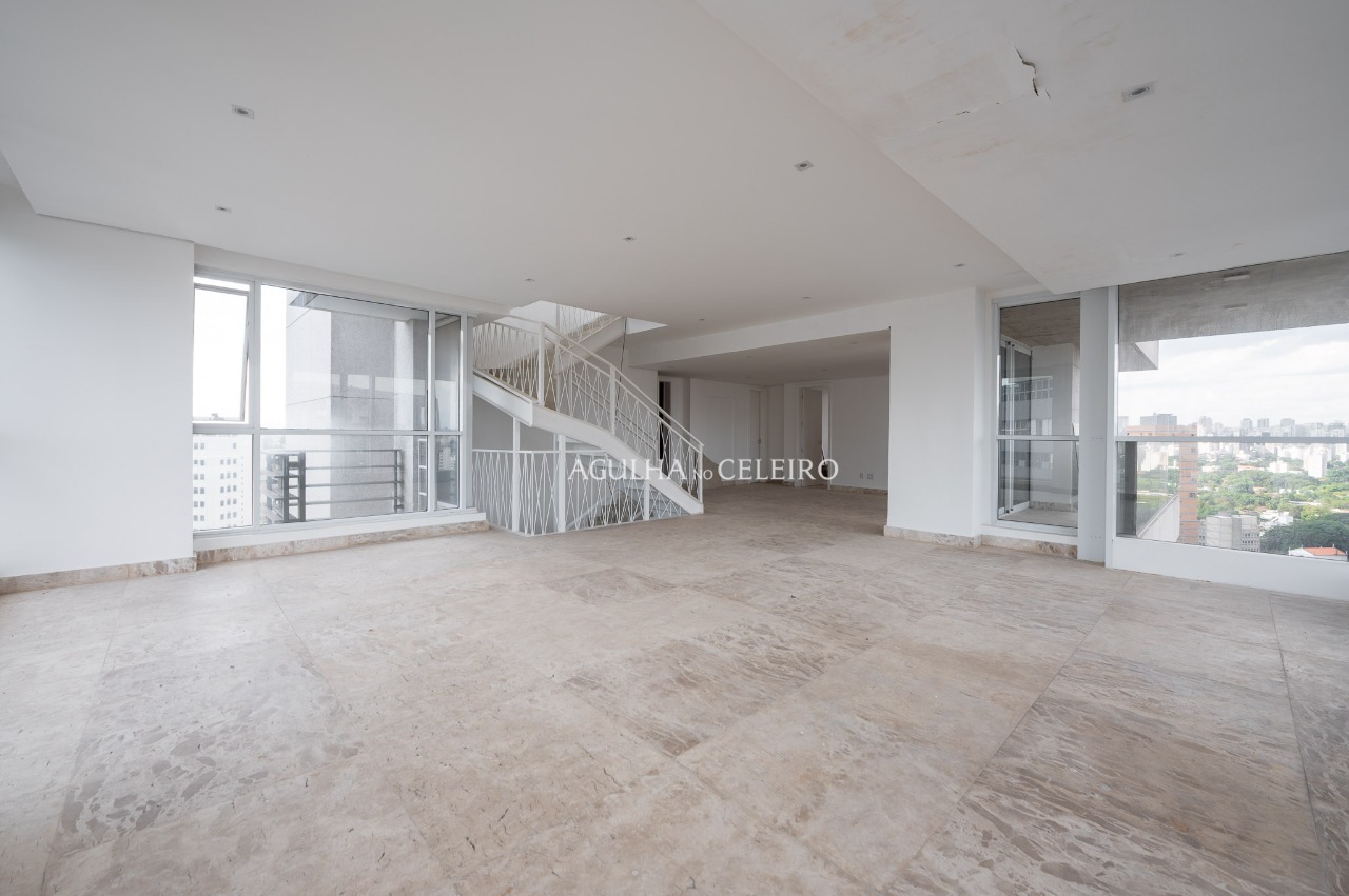 Cobertura espetacular com vista incrível à venda no Itaim Bibi. – 18646