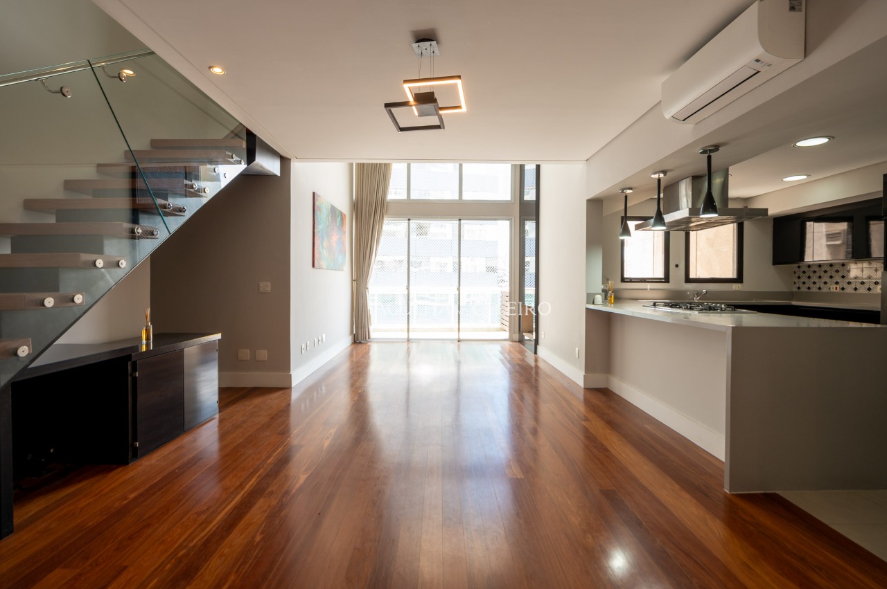 Penthouse Exclusiva com Vista Deslumbrante. – 18525