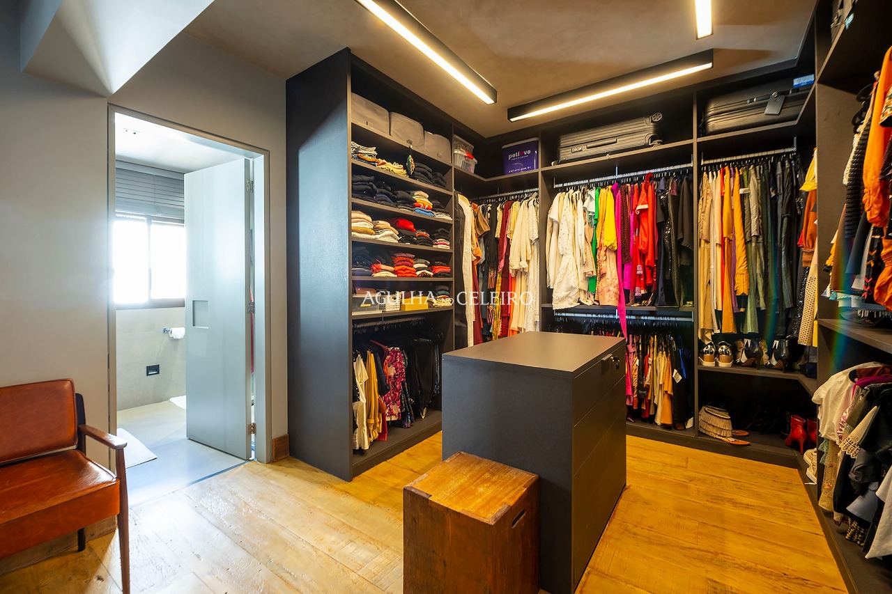 Apartamento espetacular à venda na Vila Nova Conceição, com reforma moderna e sofisticada. – 13664