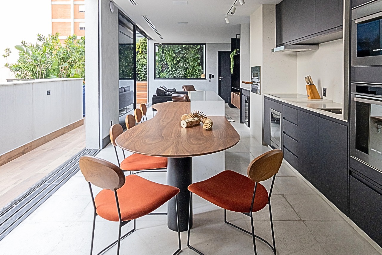 Cobertura Duplex em Pinheiros com Vista Privilegiada, Área Externa e Lazer Completo – 18811