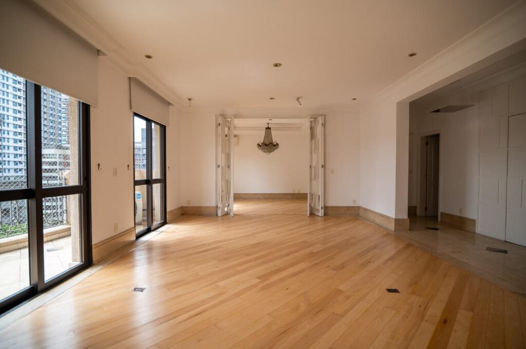 Apartamento com 4 suítes, à venda em Moema – 18908