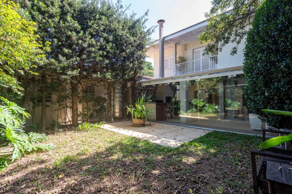 Casa moderna com conforto, espaço e localização privilegiada. – 21425