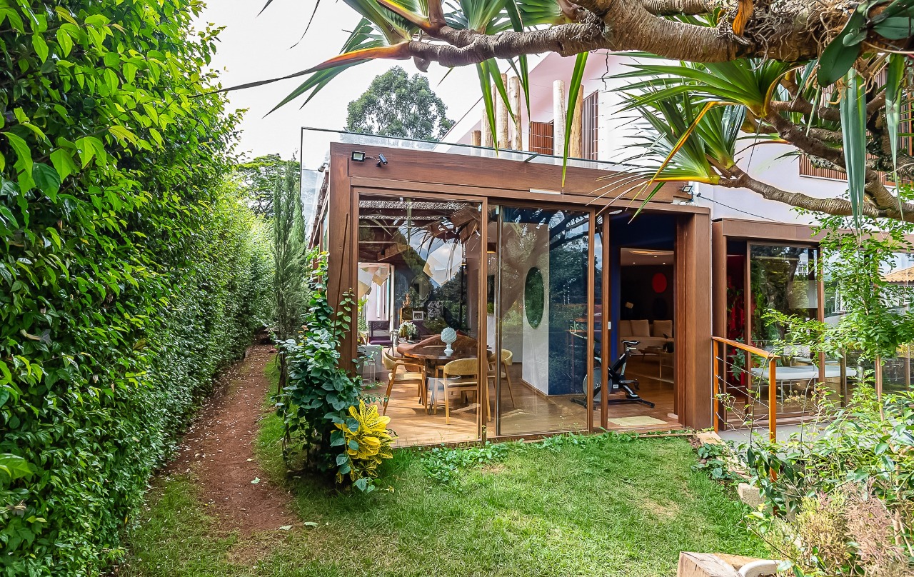 Casa descolada, assinada por Cândido Malta, elegante e acolhedora em Alto de Pinheiros. – CA0765