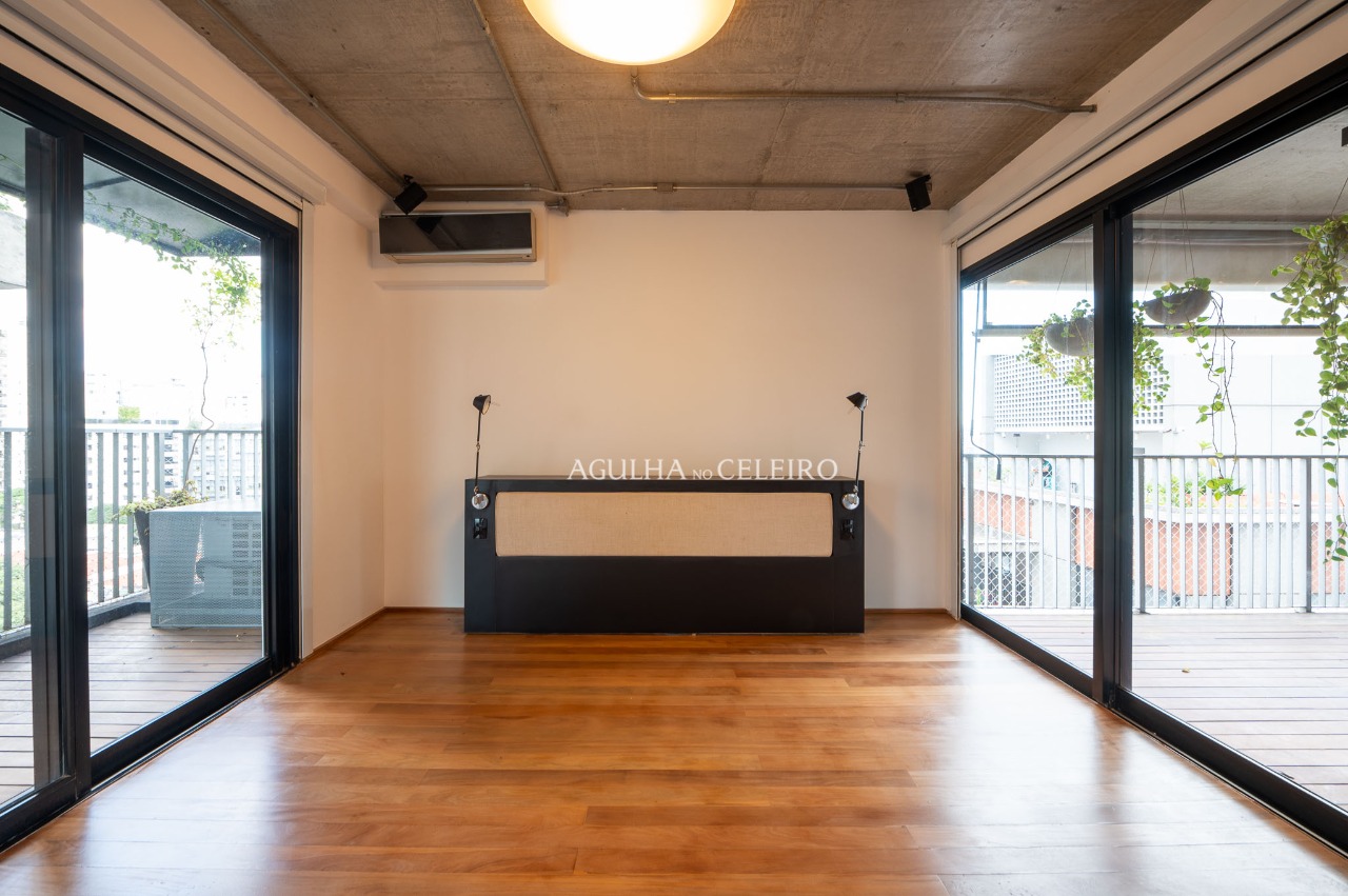 Cobertura em edifício moderno e descolado à venda na Vila Madalena – CO0018
