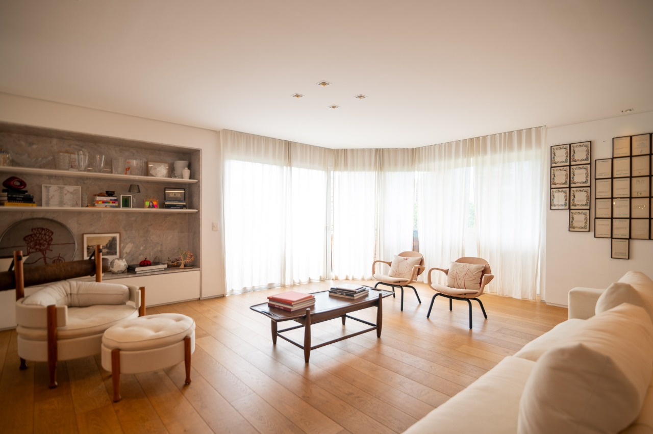 Apartamento à poucos passos do Parque do Povo. – 16360
