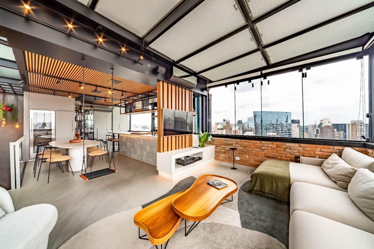 Cobertura com vista de tirar o fôlego e terraço perfeito para receber amigos, no Itaim Bibi. – CO0906