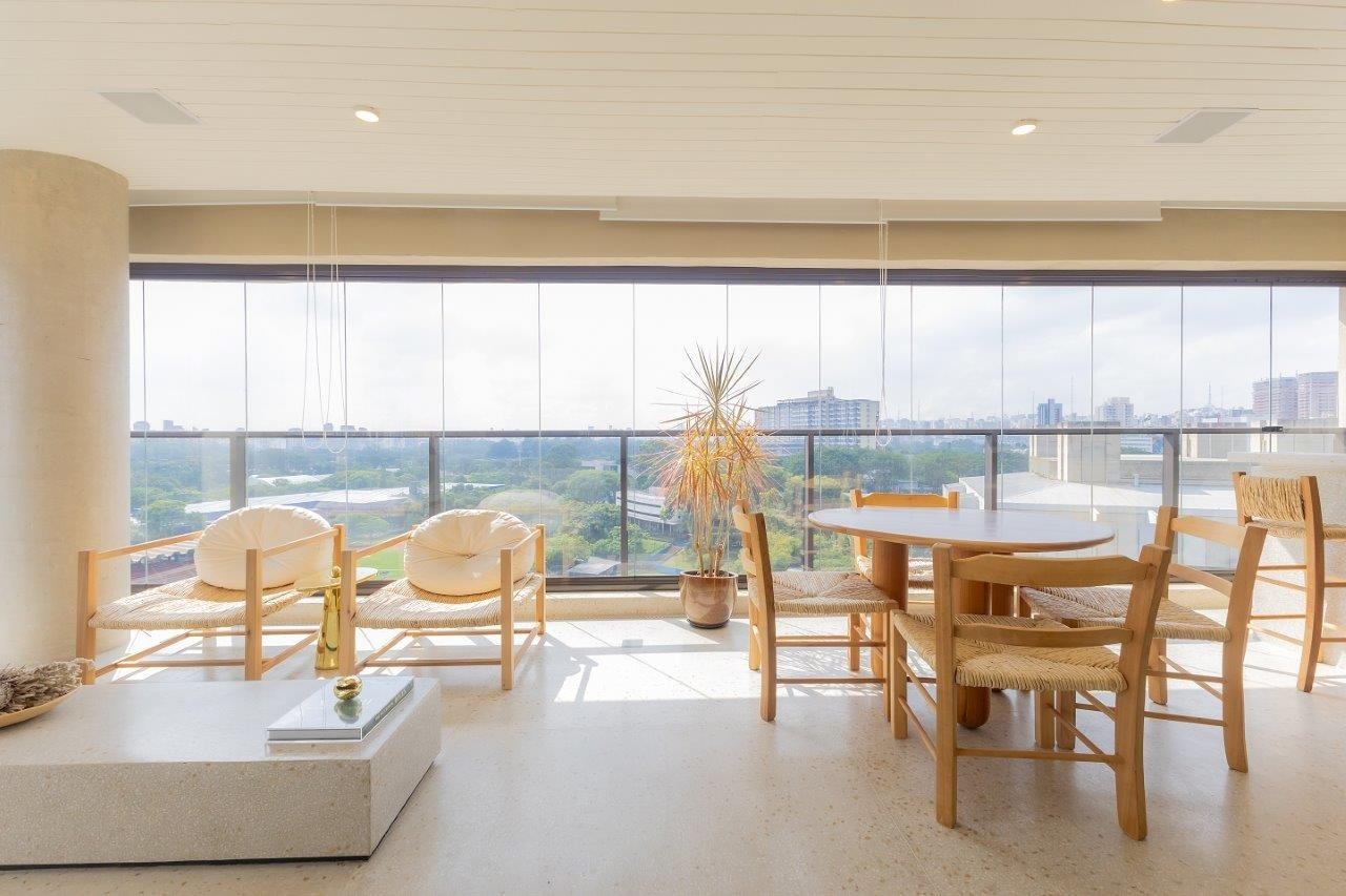 Apartamento sofisticado com varanda gourmet e porteira fechada próximo ao Parque Ibirapuera – 19612